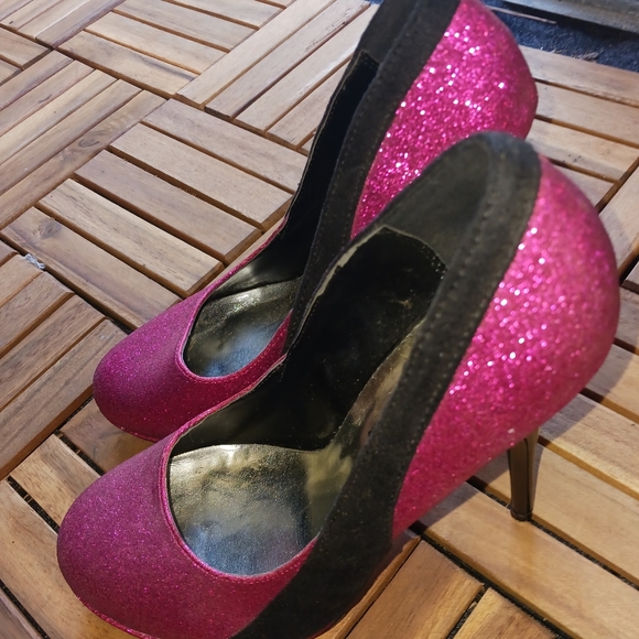 Size 6 - Micheal Antonio Pink & Black Glittery Close Toe Pumps - Picture 1 of 4